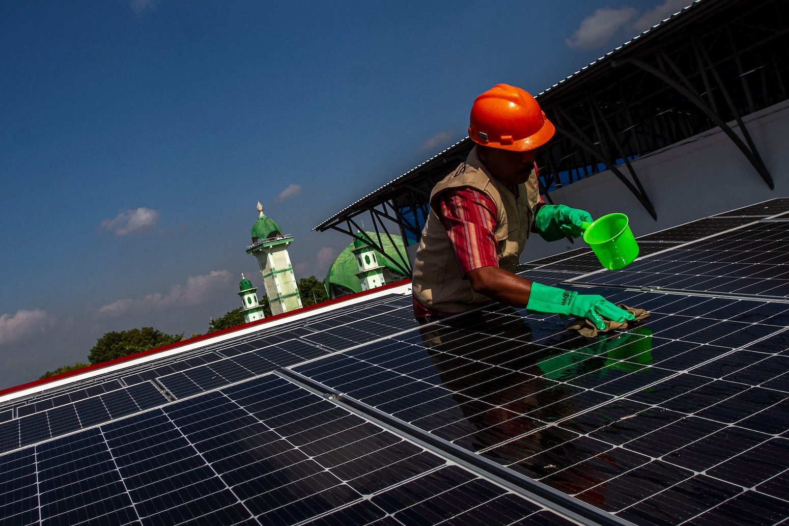 Solar overtakes gas power in Asia for first time ever